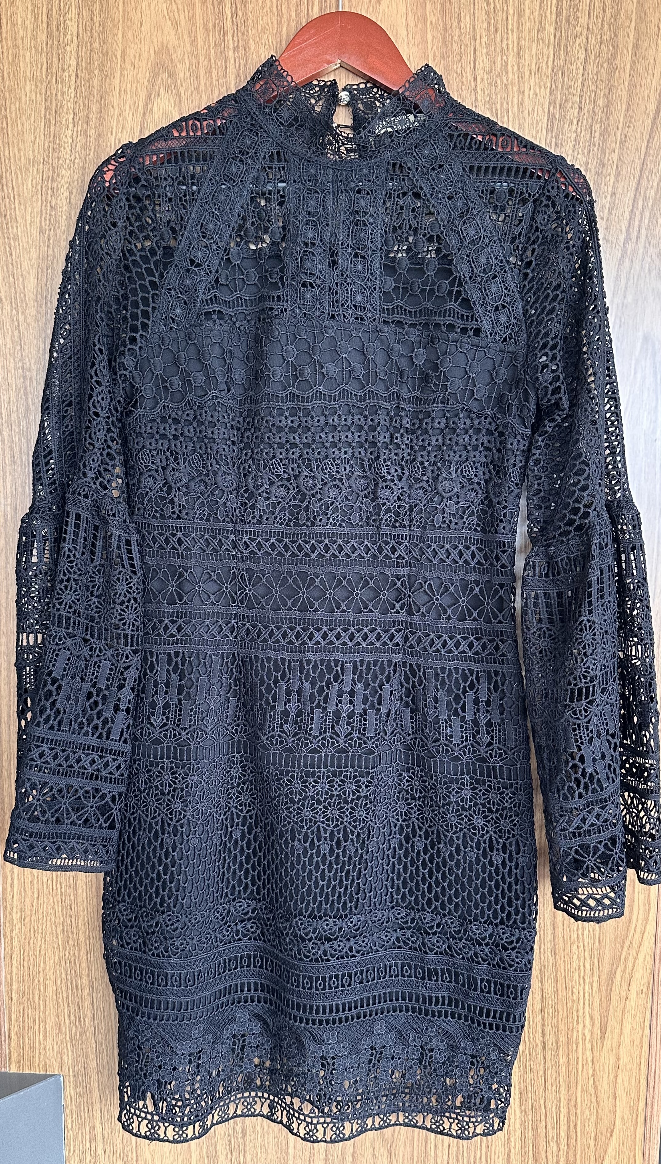 Vestido preto de manga
