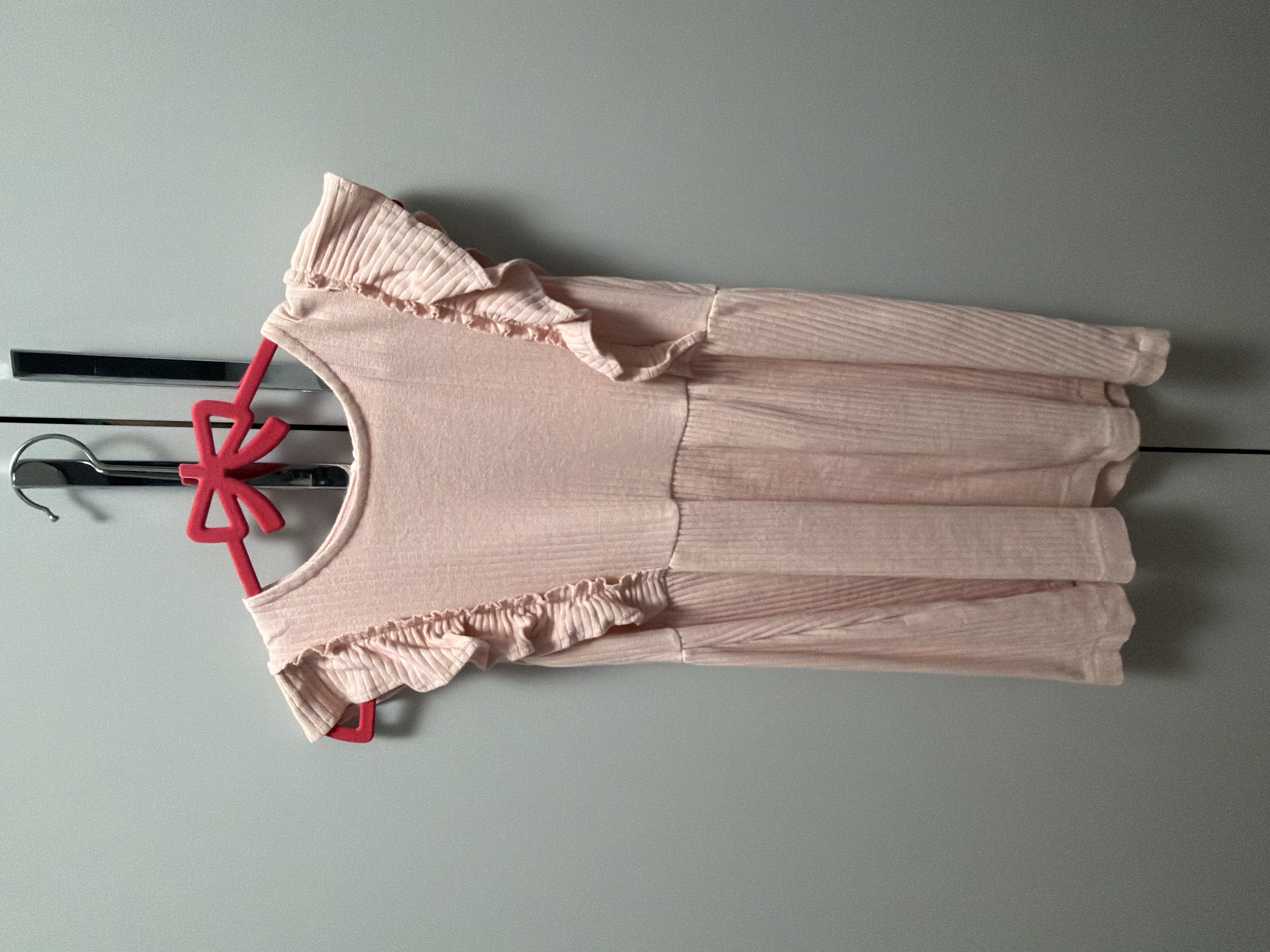 Vestido rosa canelado