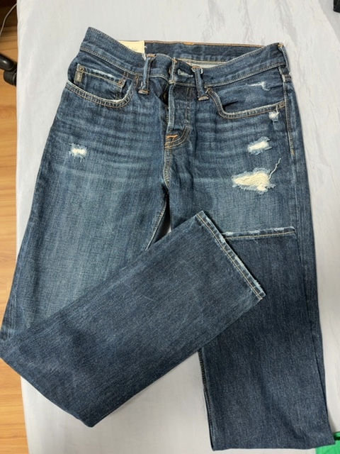 Calça masculina jeans rasgada