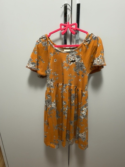 Vestido marrom floral