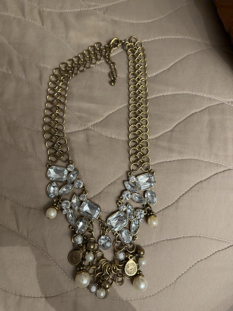 Maxicolar dourado com pedras